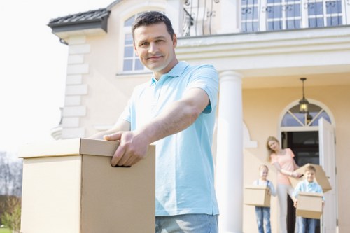Expert moving services and practical packing tips in West Kensington